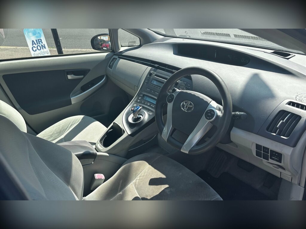 Toyota Prius 1.8 Vvt-h T3 Hatchback Hybrid Cvt Euro Blue #4