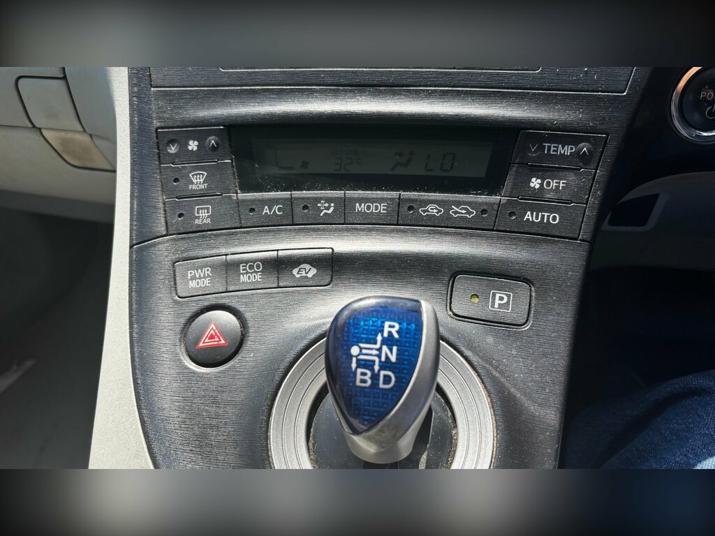 Toyota Prius Prius T Spirit Vvt-i Cvt Silver #9