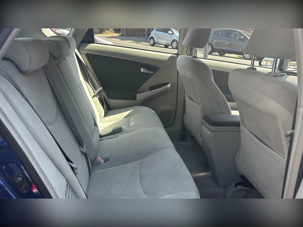 Toyota Prius Prius T Spirit Vvt-i Cvt Silver #12