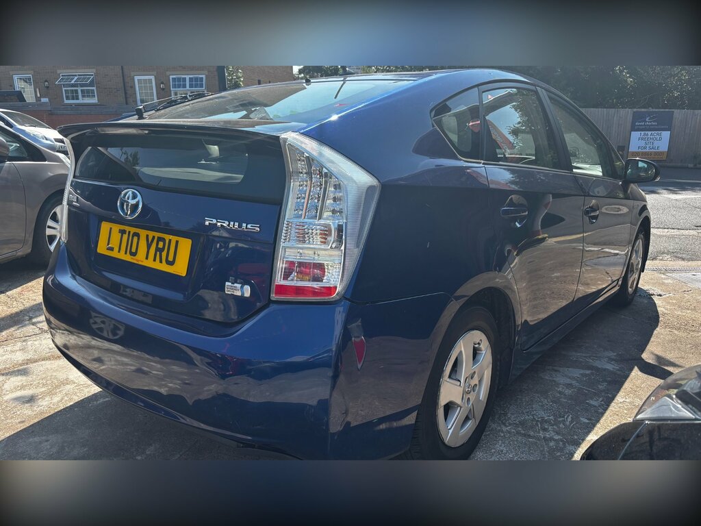 Toyota Prius 1.8 Vvt-h T3 Hatchback Hybrid Cvt Euro Blue #2