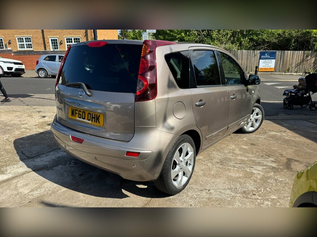 Nissan Note 1.6 16V Tekna Hatchback Euro 5 11 Beige #2