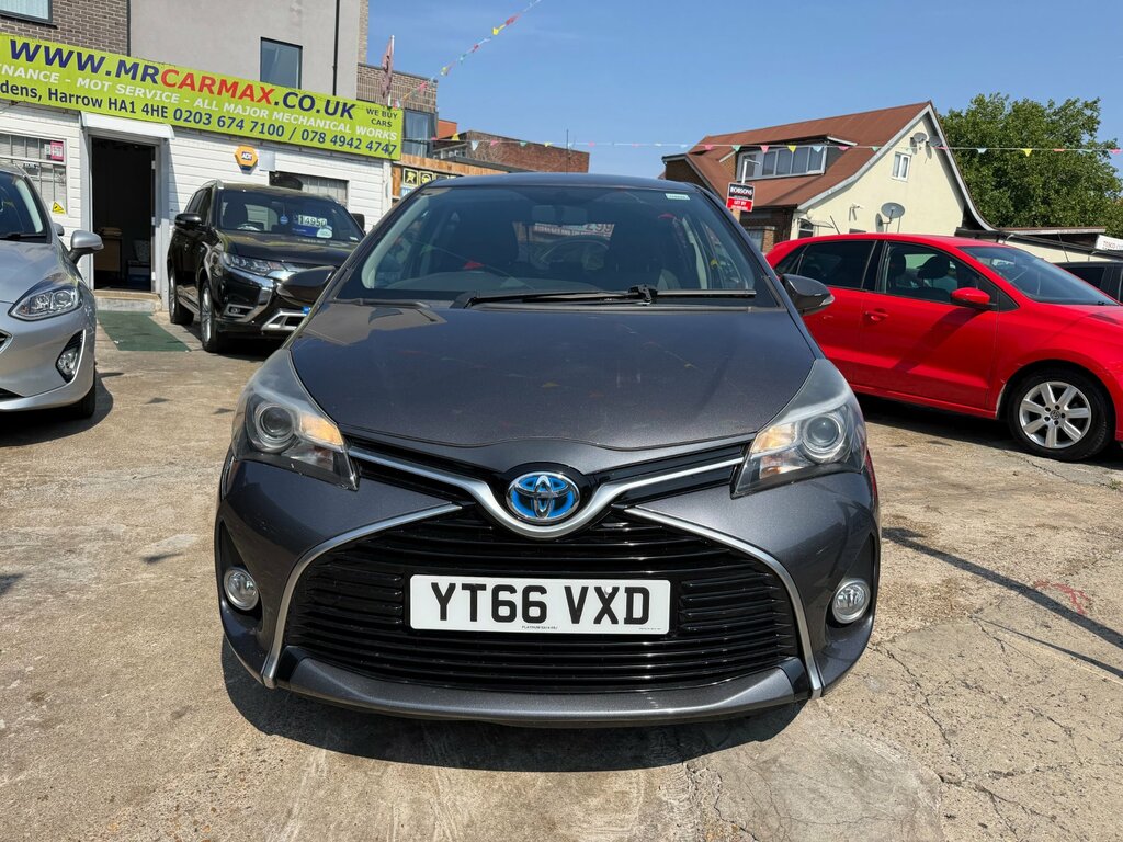 Toyota Yaris 1.5 Vvt-h Icon Hatchback Hybrid E-cvt E Grey