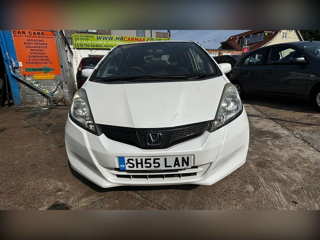 Honda Jazz 1.4 I-vtec Es Plus Hatchback Cvt Euro 5 White #2