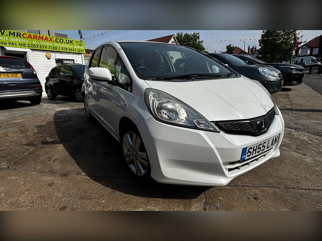Honda Jazz 1.4 I-vtec Es Plus Hatchback Cvt Euro 5 White #3
