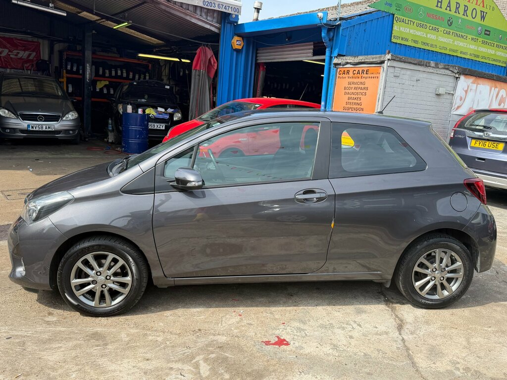 Toyota Yaris Hatchback Red #12