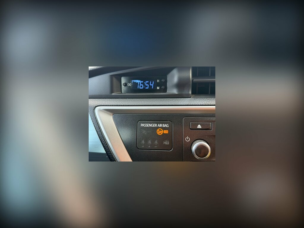 Toyota Auris 1.6L Excel Black #8