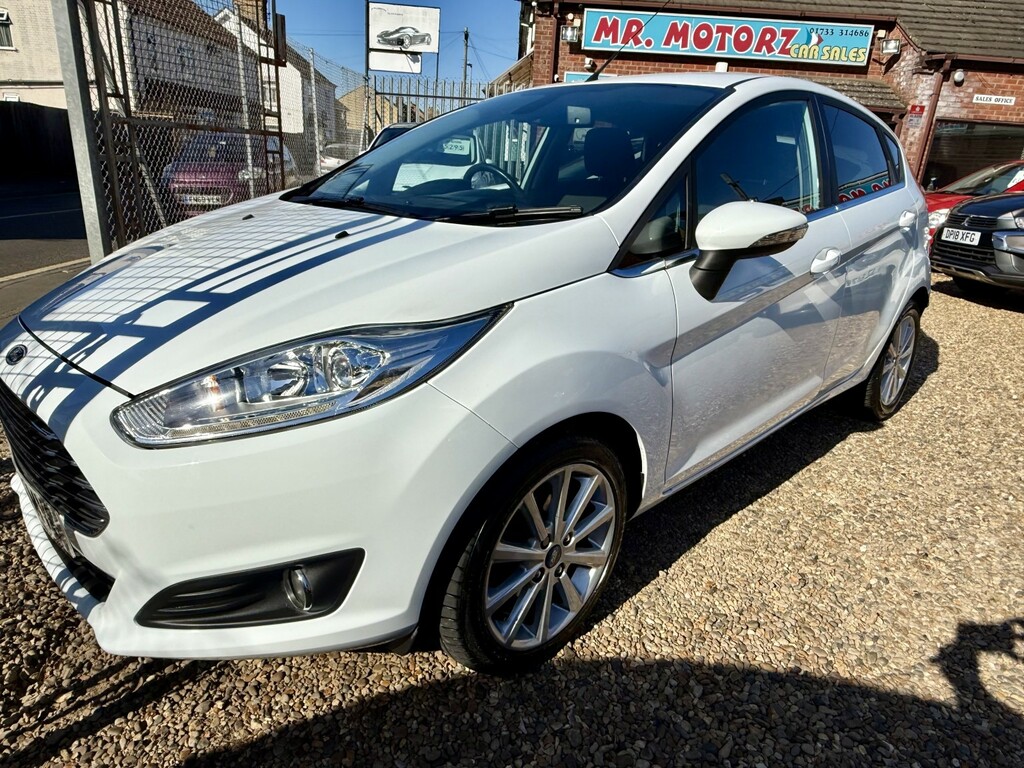 Ford Fiesta 1.0 T Ecoboost Titanium 2015 White #2