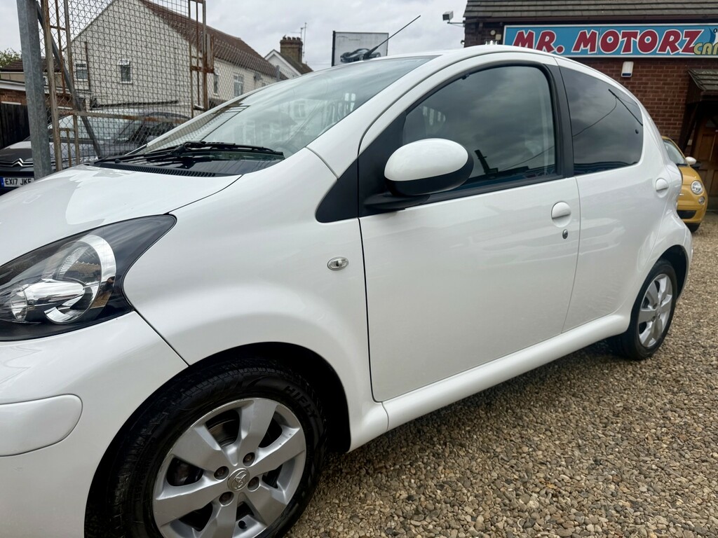 Toyota Aygo 1.0 Vvt-i Go 2012 White #6