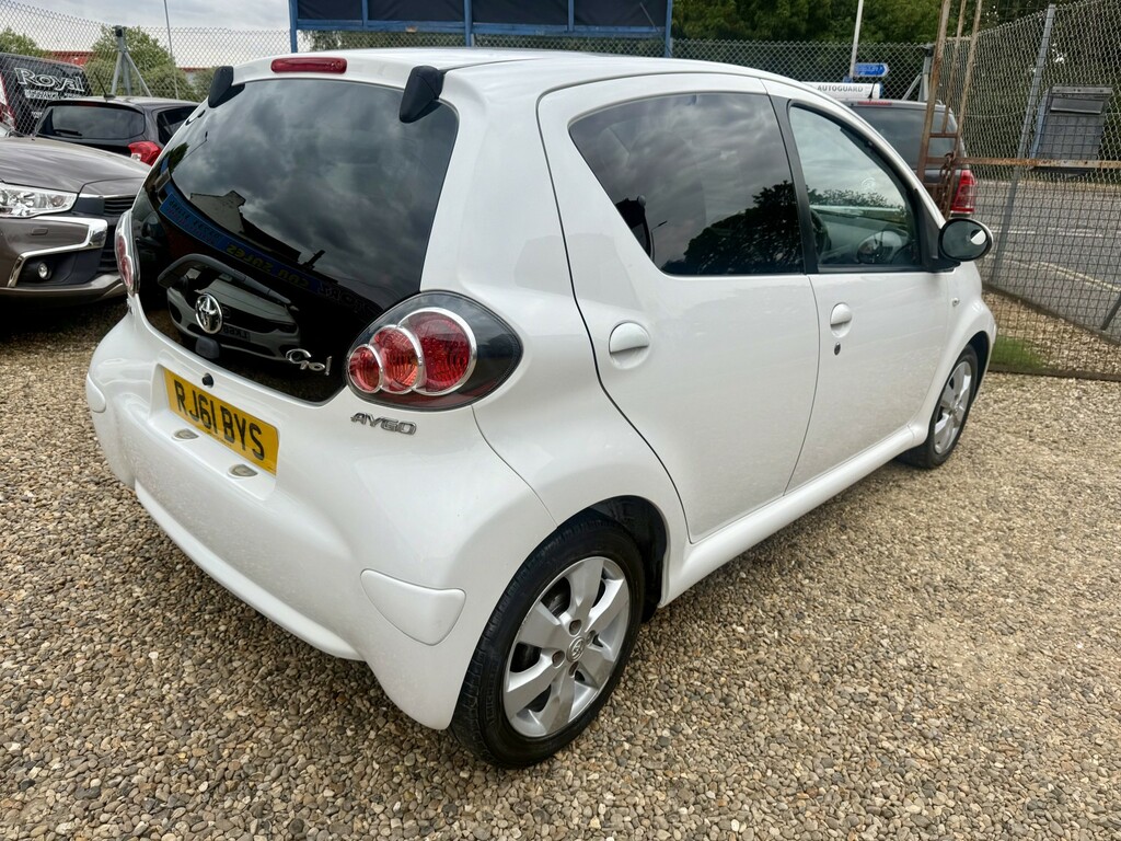 Toyota Aygo 1.0 Vvt-i Go 2012 White #5