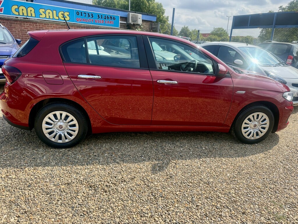 Fiat Tipo 1.4 Tipo Hatchback 1.4 95Hp Easy 2017 Red #6