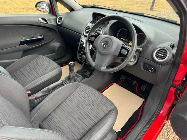 Vauxhall Corsa 16V Excite Euro 5 Red #2