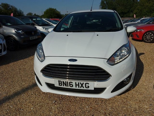 Ford Fiesta 1.0T Ecoboost Titanium X Euro 6 S S White #2