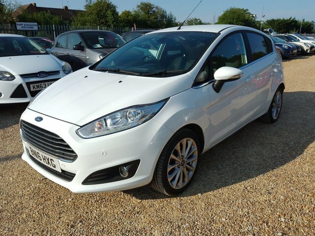 Ford Fiesta 1.0T Ecoboost Titanium X Euro 6 S S White #3