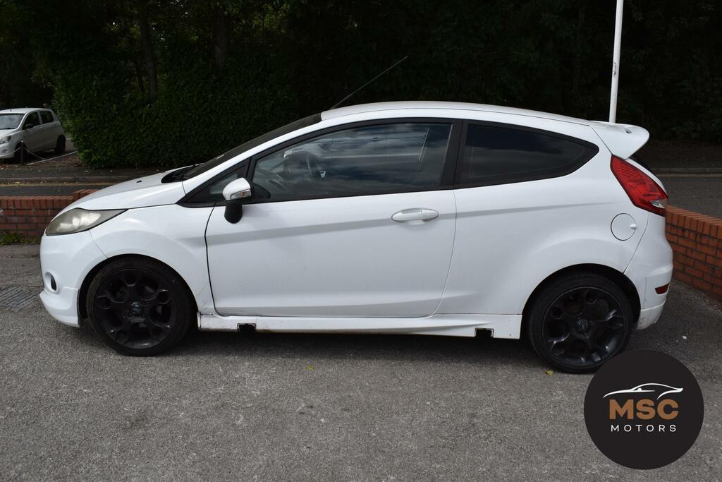 Ford Fiesta 1.25 Zetec Hatchback Red #4