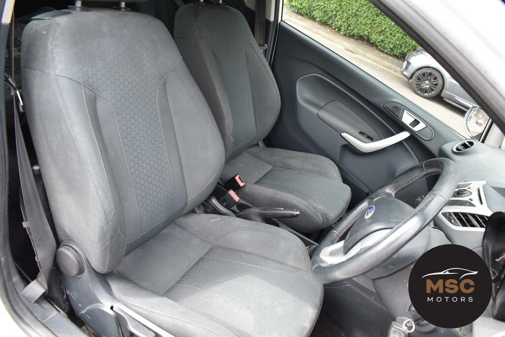 Ford Fiesta 1.25 Zetec Hatchback Red #11