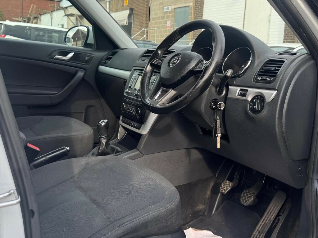 Skoda Yeti 2.0 Tdi Black Edition 4Wd Euro 5 White #3