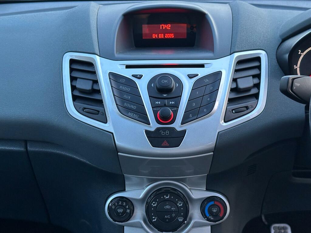 Ford Fiesta 1.4 Zetec Red #32