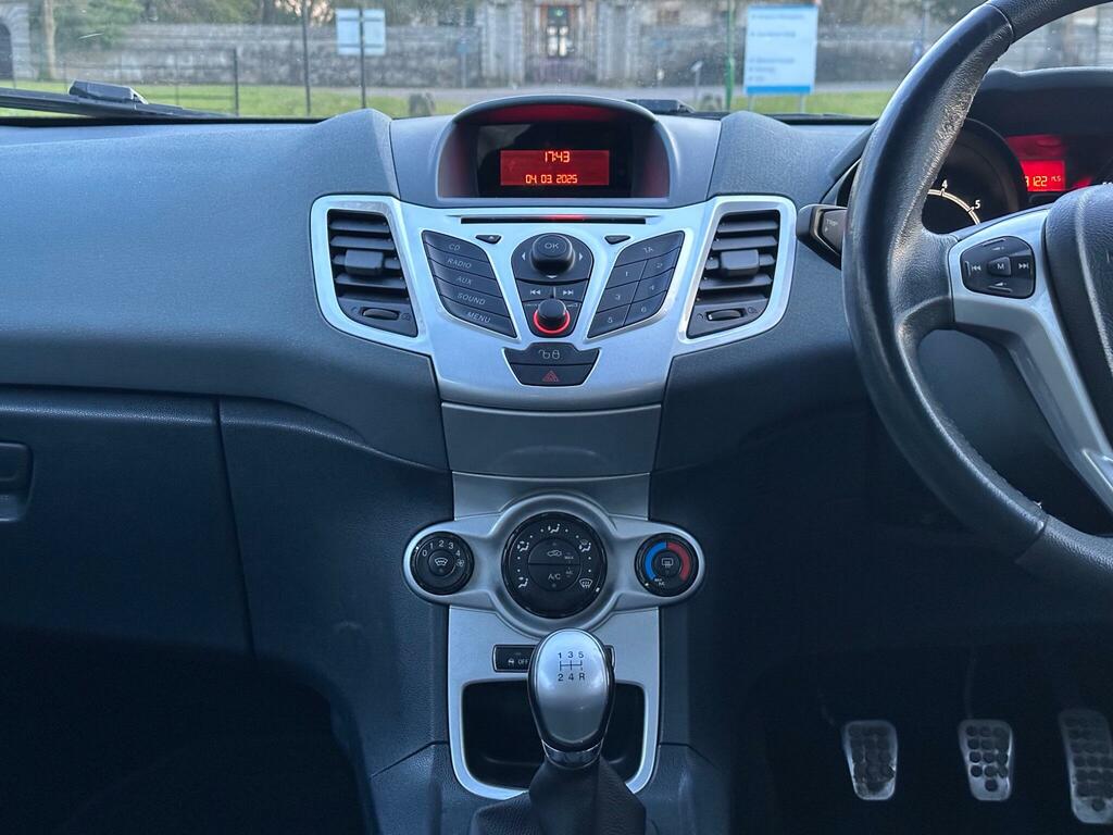 Ford Fiesta 1.4 Zetec Red #40