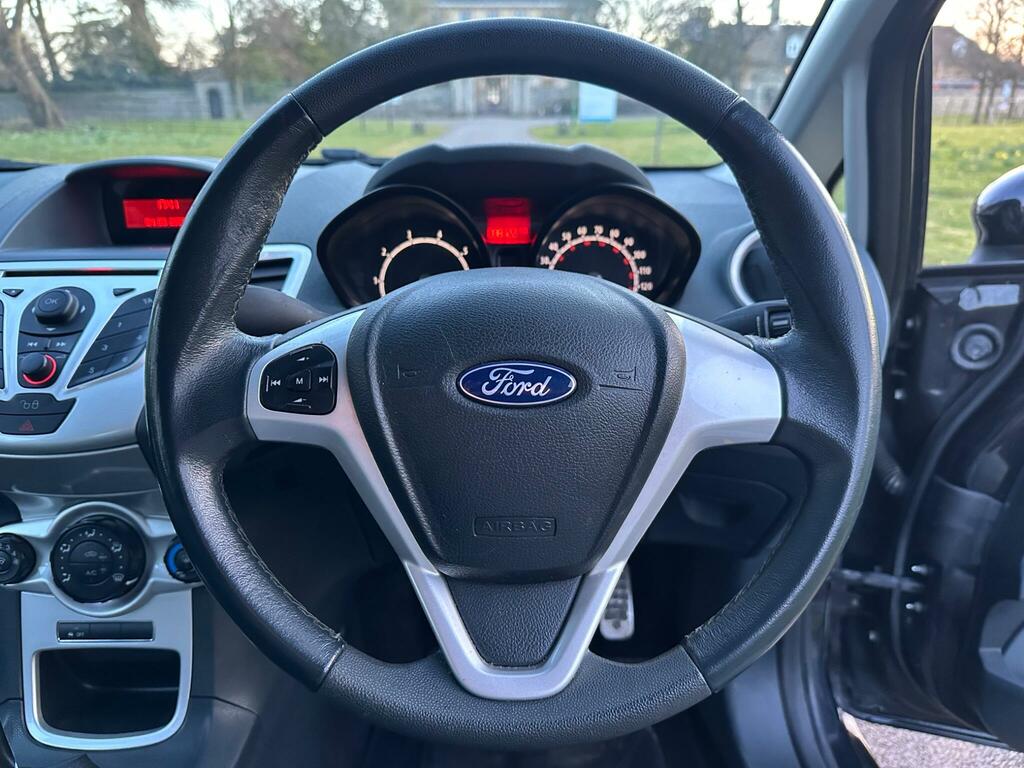 Ford Fiesta 1.4 Zetec Red #27