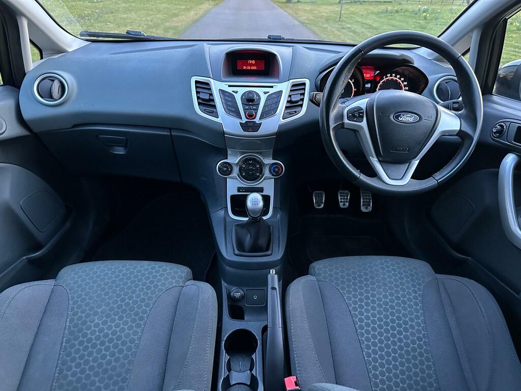 Ford Fiesta 1.4 Zetec Red #37