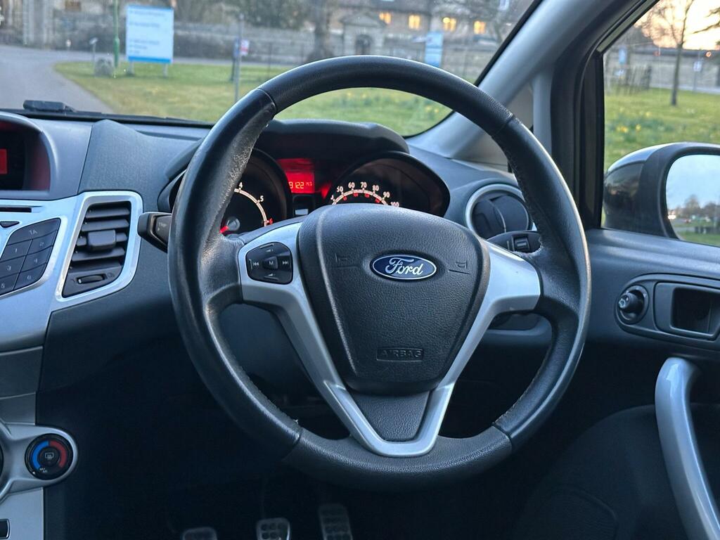 Ford Fiesta 1.4 Zetec Red #39
