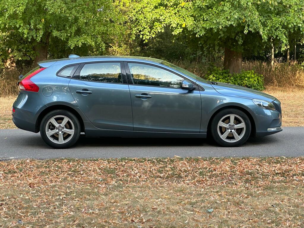 Volvo V40 1.6L T3 Es 148 Bhp White #9