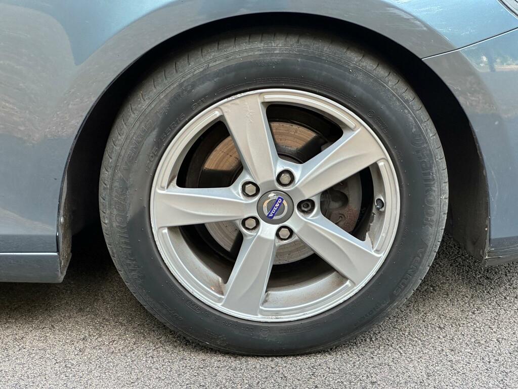 Volvo V40 1.6L T3 Es 148 Bhp White #17