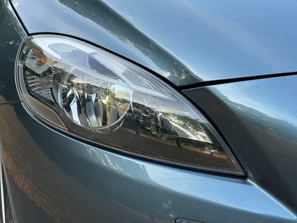 Volvo V40 1.6L T3 Es 148 Bhp White #13