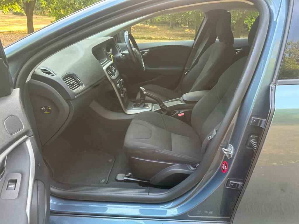 Volvo V40 1.6L T3 Es 148 Bhp White #32