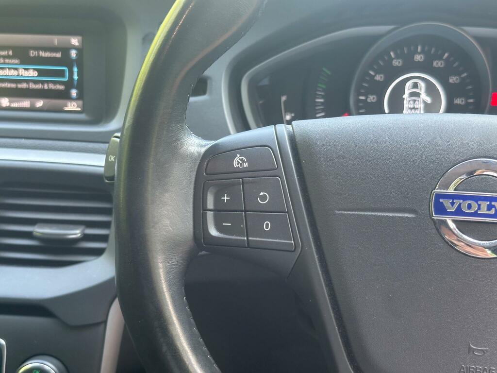 Volvo V40 1.6L T3 Es 148 Bhp White #42