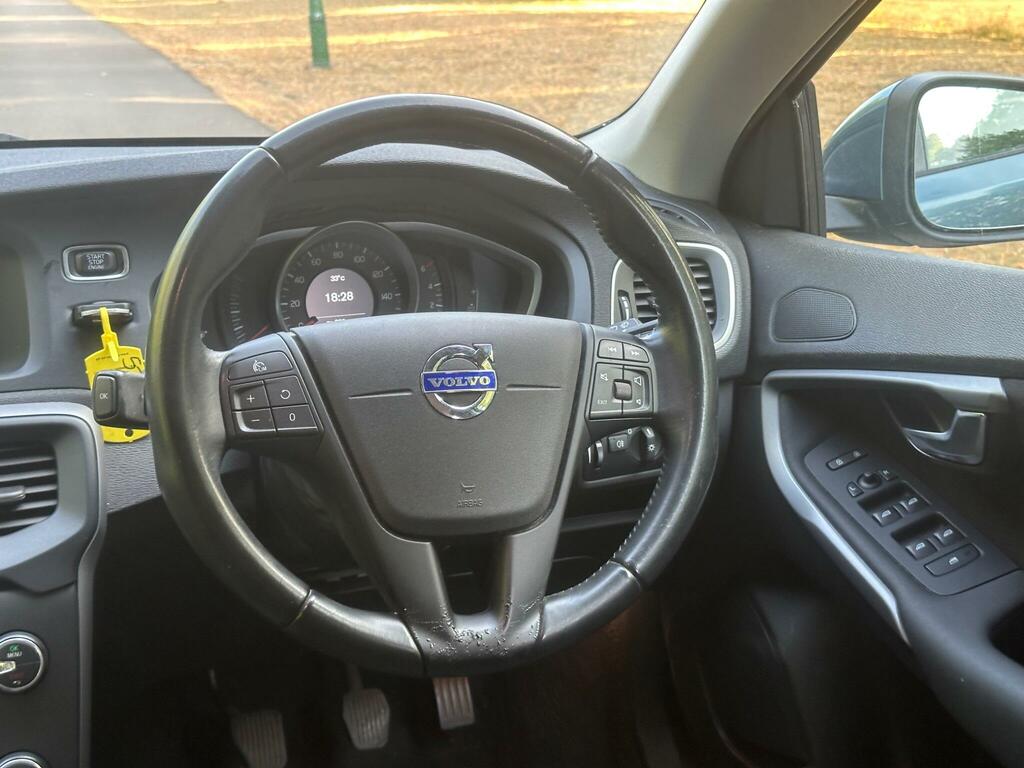 Volvo V40 1.6L T3 Es 148 Bhp White #25