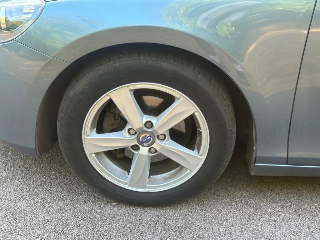 Volvo V40 1.6L T3 Es 148 Bhp White #34