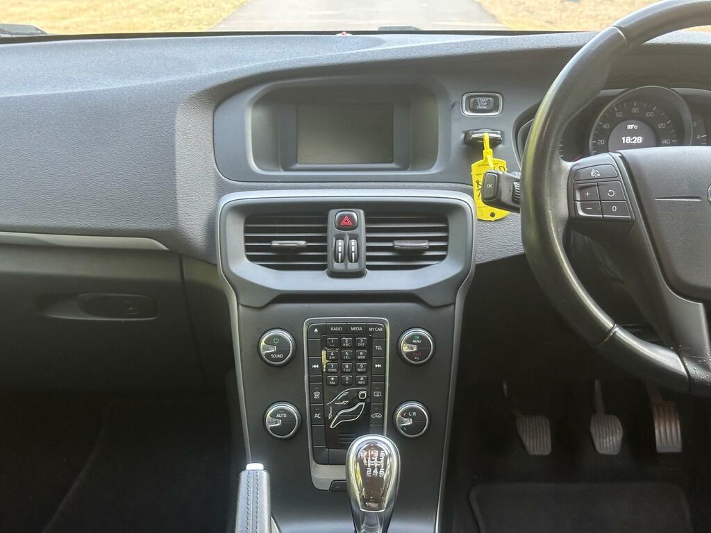 Volvo V40 1.6L T3 Es 148 Bhp White #24