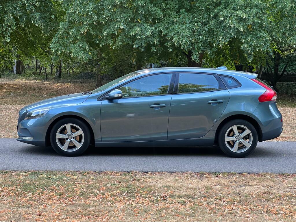 Volvo V40 1.6L T3 Es 148 Bhp White #8