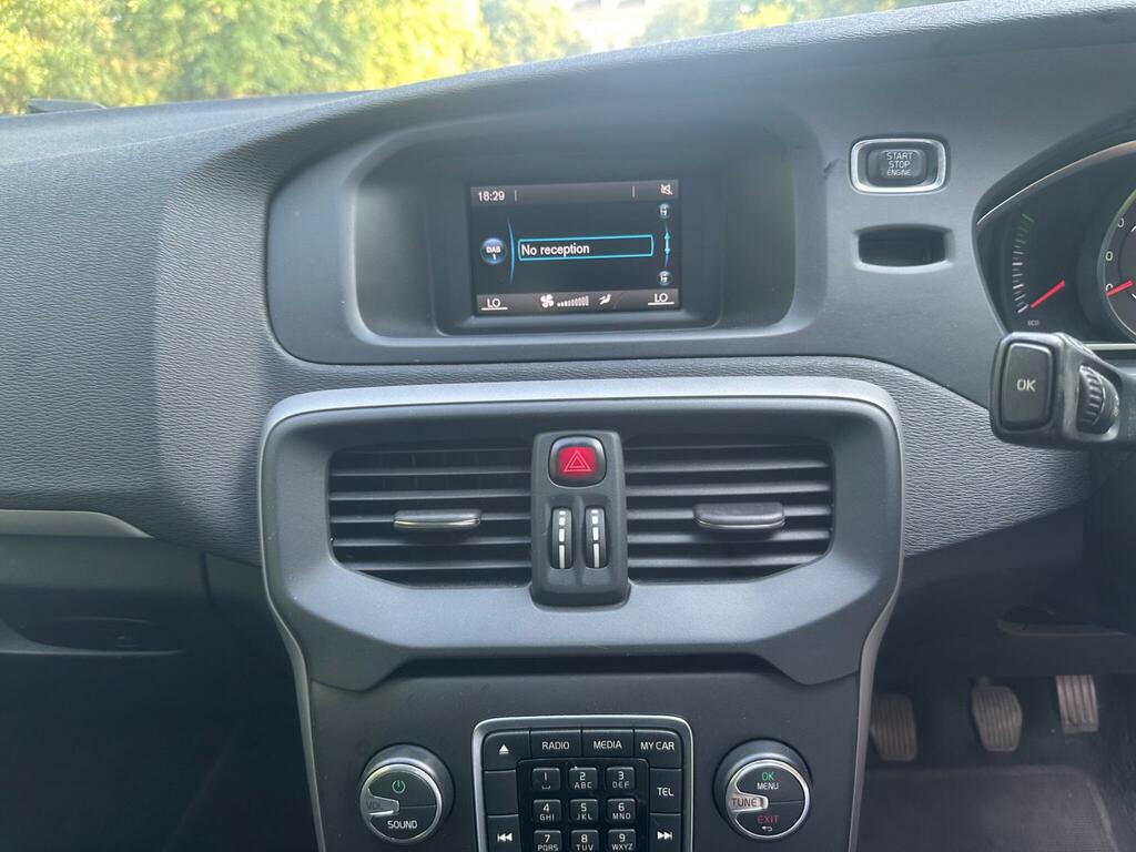 Volvo V40 1.6L T3 Es 148 Bhp White #40
