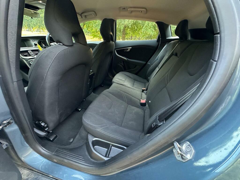 Volvo V40 1.6L T3 Es 148 Bhp White #28