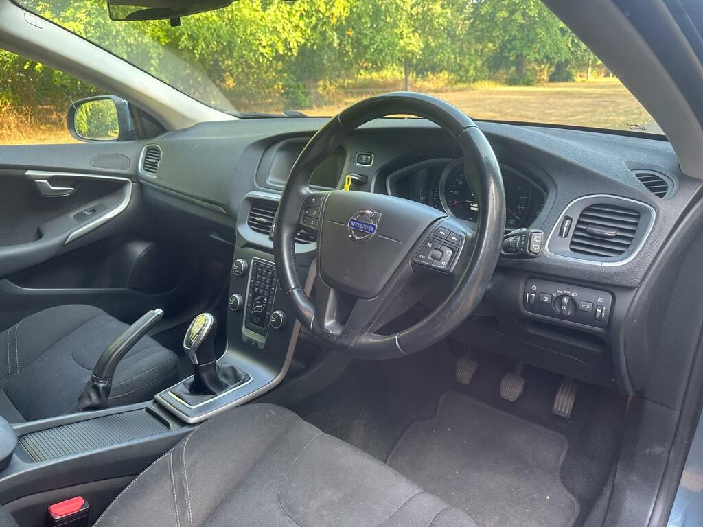 Volvo V40 1.6L T3 Es 148 Bhp White #23