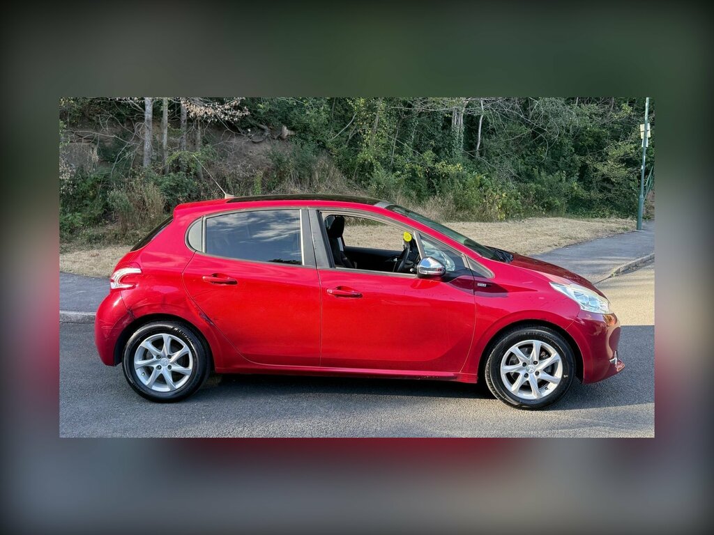 Peugeot 208 1.2 Vti Puretech Style Euro 6 Red #2