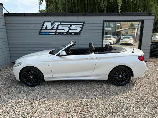 BMW 2 Series 2017 2.0 220D M Sport Convertible White #5