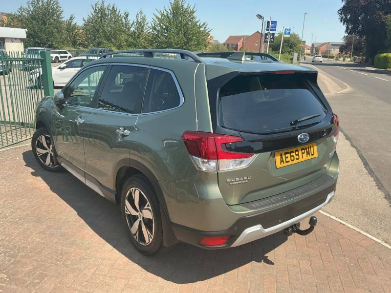 Subaru Forester 2.0I E-boxer Xe Premium Lineartronic Green #3
