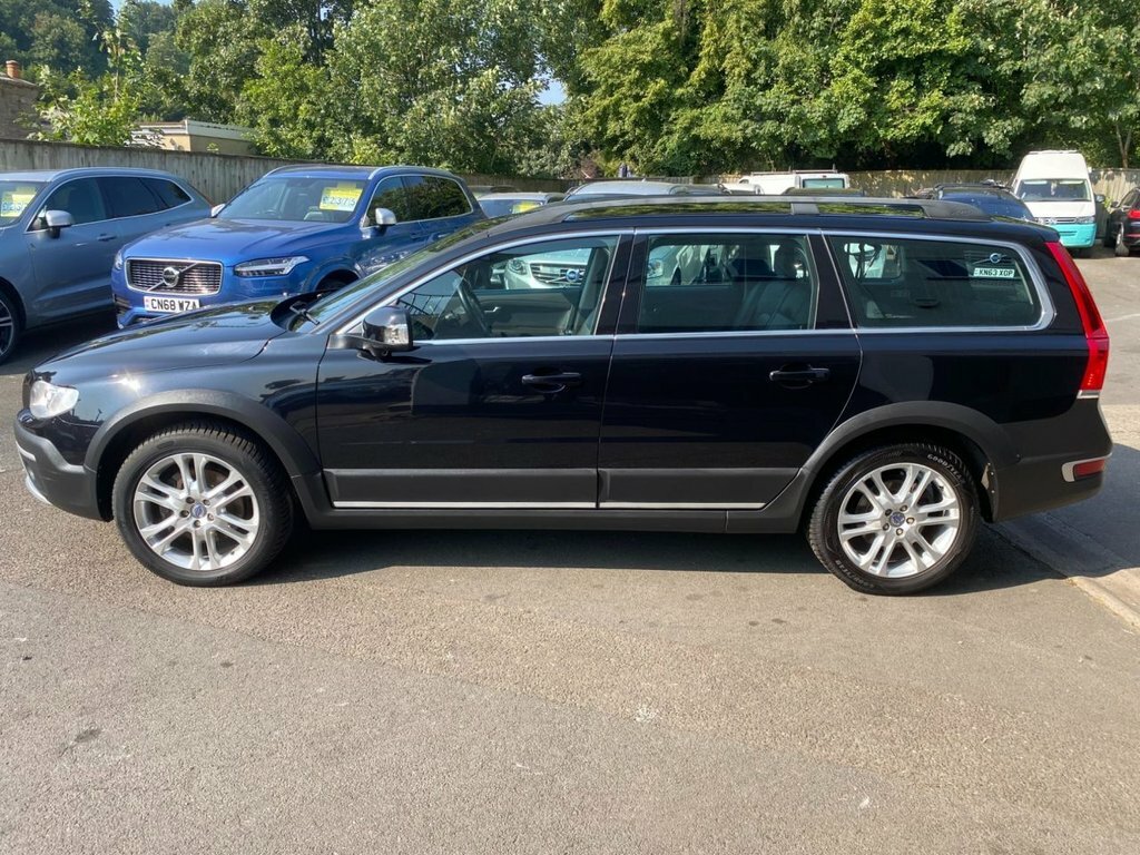 Volvo XC70 2014 2.4 D5 Se Lux Estate Geartronic Aw Black #2