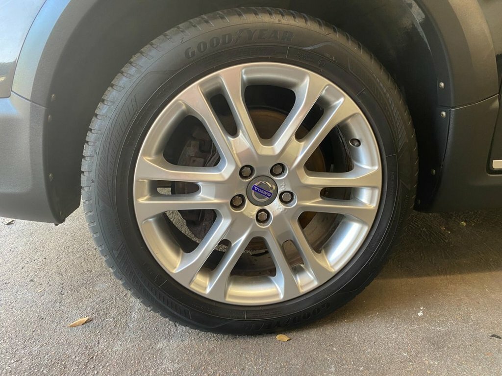 Volvo XC70 Se Lux Silver #15