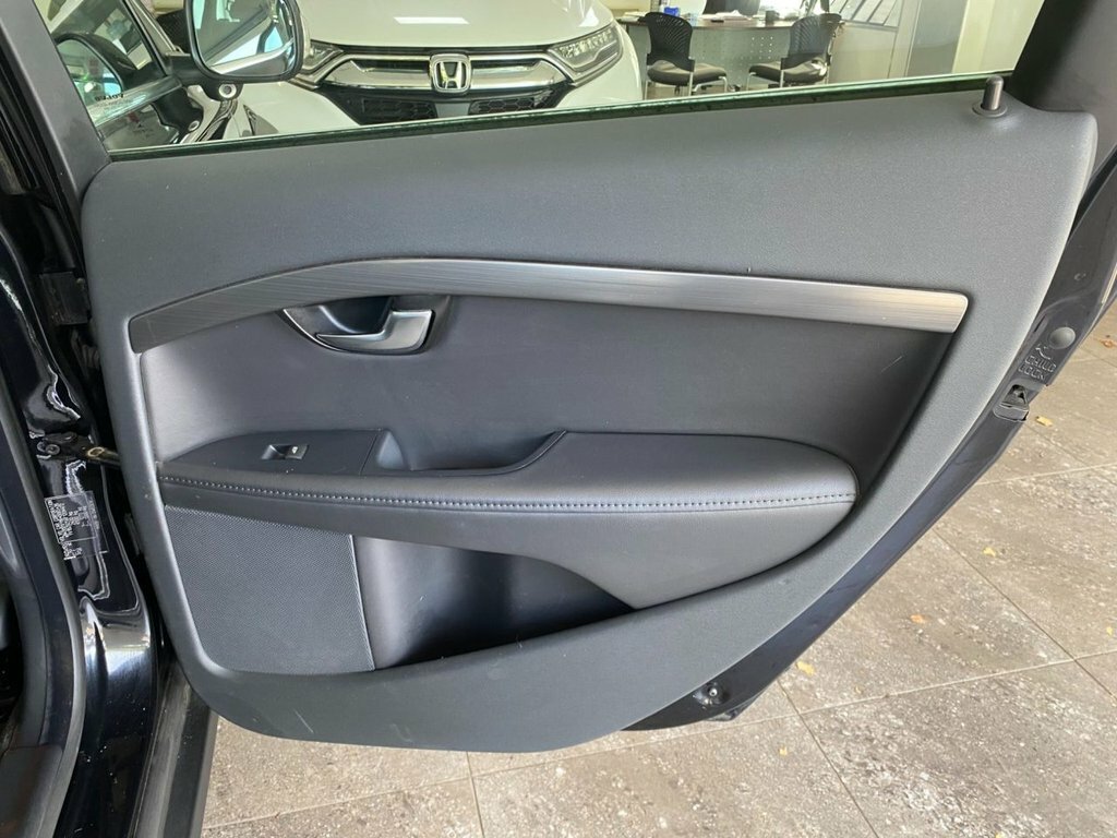 Volvo XC70 Se Lux Silver #34