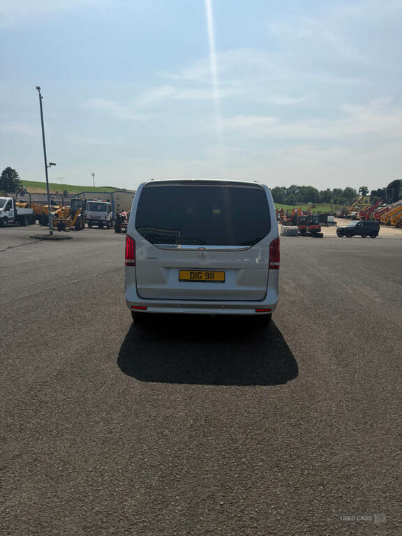 Mercedes-Benz V Class V220 D Amg Line 9G-tronic Extra Long Silver