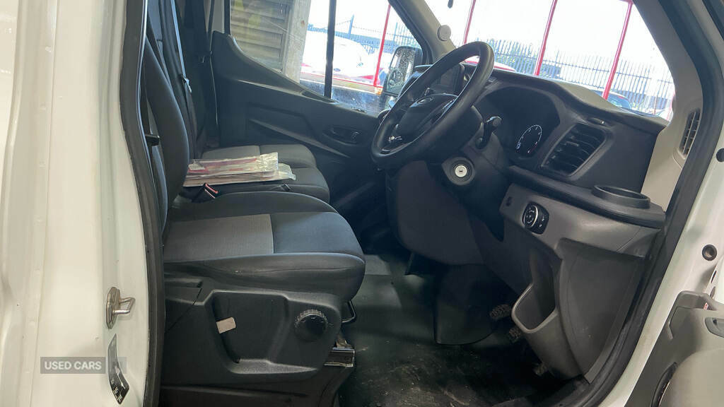 Ford Transit Custom 2.0 Ecoblue 130Ps H2 Leader Van White