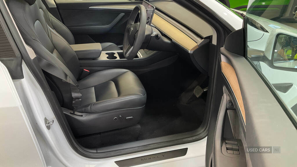Tesla Model Y Rwd 5dr Auto White