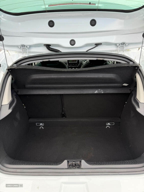 Renault Clio 0.9 Tce 75 Iconic White #3