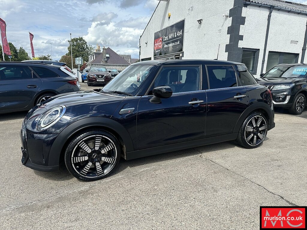 Mini Hatch Cooper S Exclusive FL23ZFO Black #4