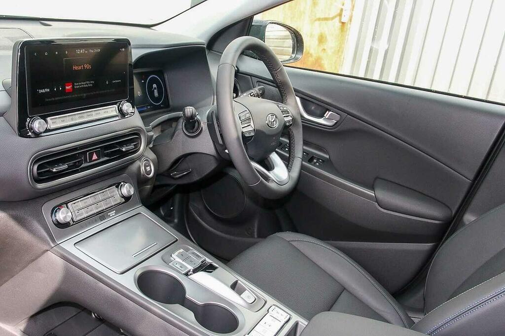 Hyundai Kona Suv E 204Ps Ultimate64kwh 10.5Kw Obc Black #2