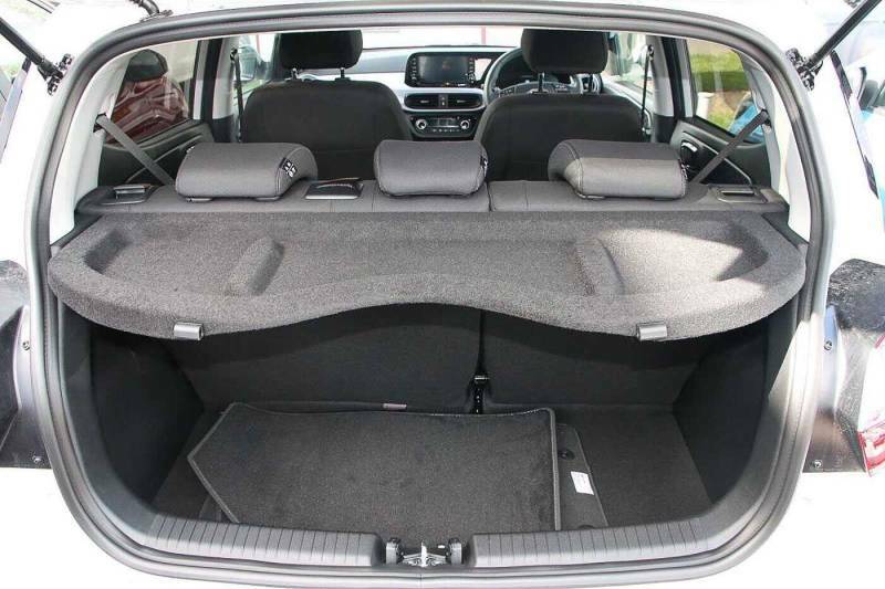Hyundai I10 Premium White #14